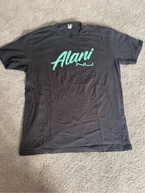 Alani T-Shirt